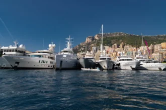 Motor Yacht vs Sailing Yacht: Which One Fits Your Lifestyle?