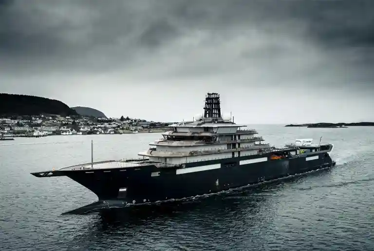 REV Ocean - 194.9m (Vard)